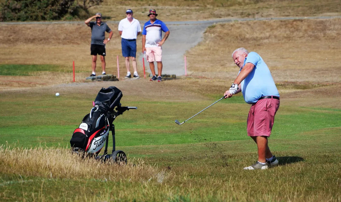 Nigel Vaudin plays his approach to the 13th hole in the final. (Picture by Gareth Le Prevost, 31044138)