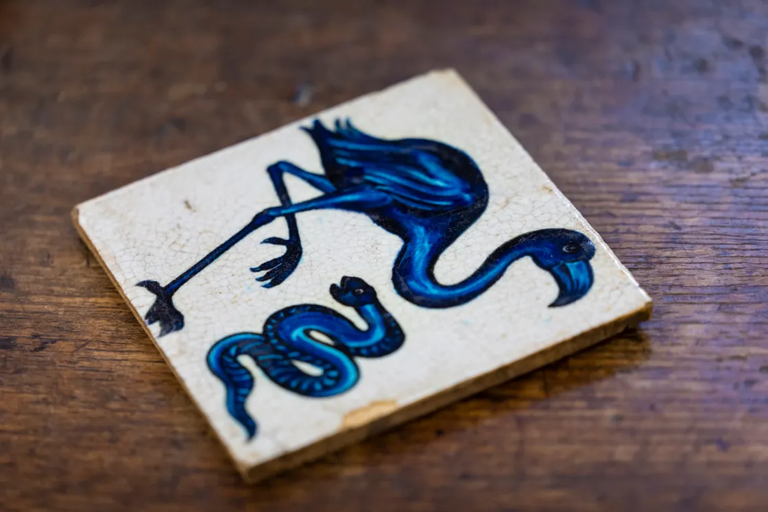 A tile by Gwynne-Evans William De Morgan