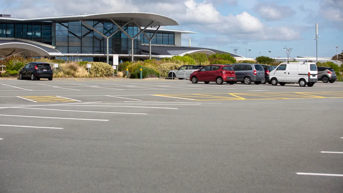Picture By Peter Frankland. 07-09-20 Generic Guernsey Airport pics.. (28768113)