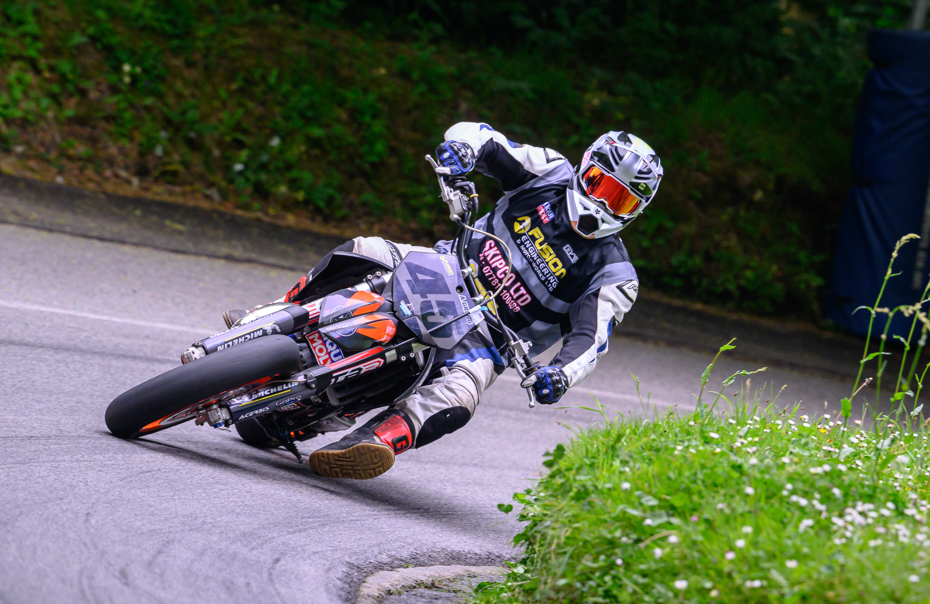‘Ecstatic’ Gregg breaks 125s hill climb record