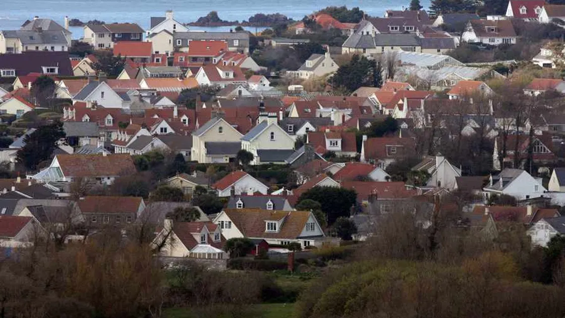 Average house price falls for the first time