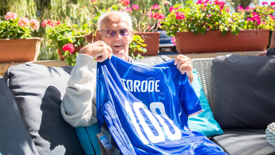 Lawrence Torode with his Chelsea shirt. (33552521)