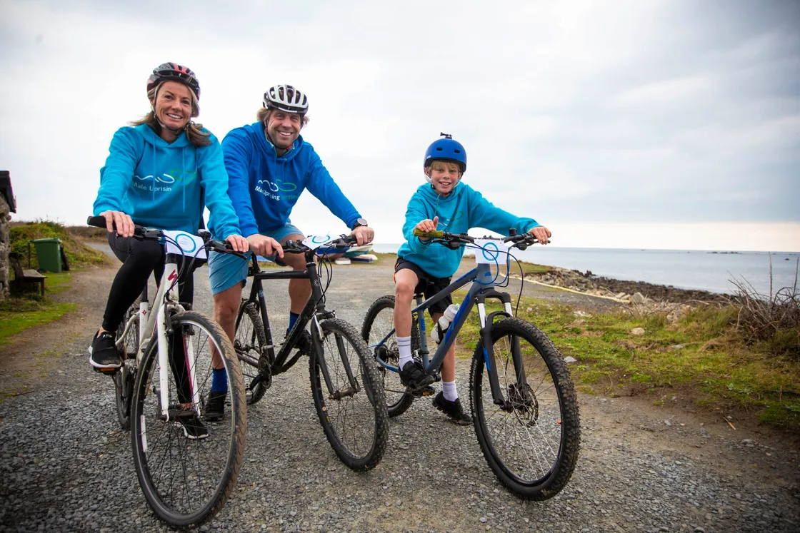 Gill, Tony and Teddy Tostevin. (28811267)