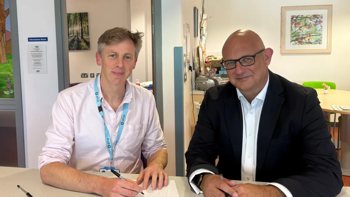 New cancer research partnership between Guernsey, Southampton and Sussex, David Dutton from the University of Southampton, left, and chairman of the Business Beats Cancer Fundraising Board Neale Jehan. 				 								 (34822753)