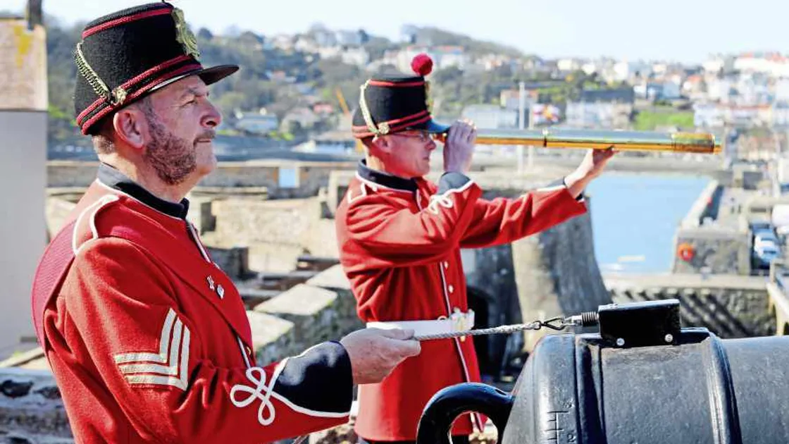 Noonday gun fires to herald castle's summer