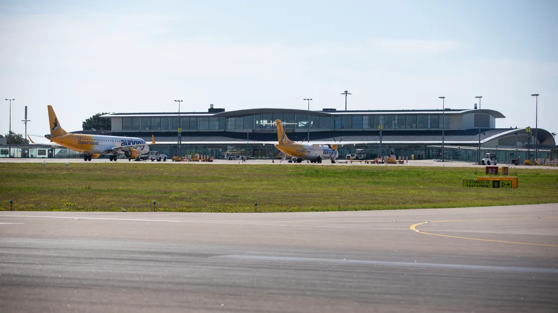 (Picture By Peter Frankland, 28904335)