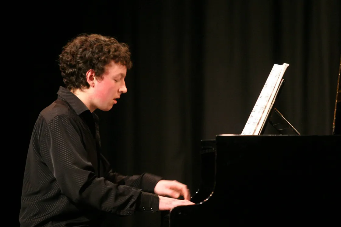 Angus tells me that even as he was working his way through the grades and appearing at eisteddfods at Beau Sejour, he always gravitated towards improvising and ‘discovering my own music’