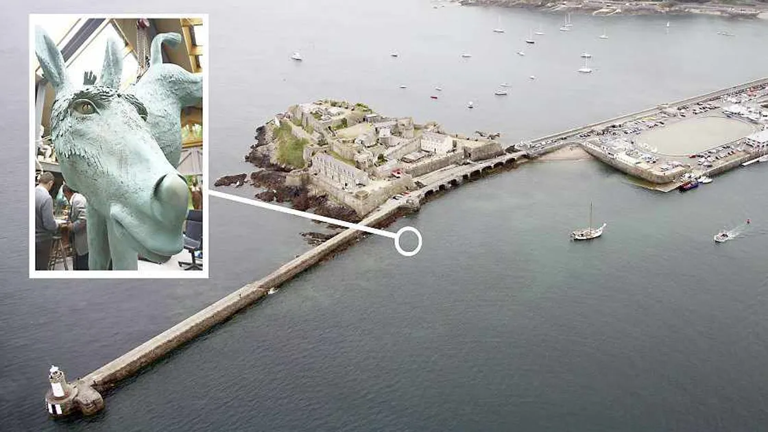 Donkey statue plan rears its head again