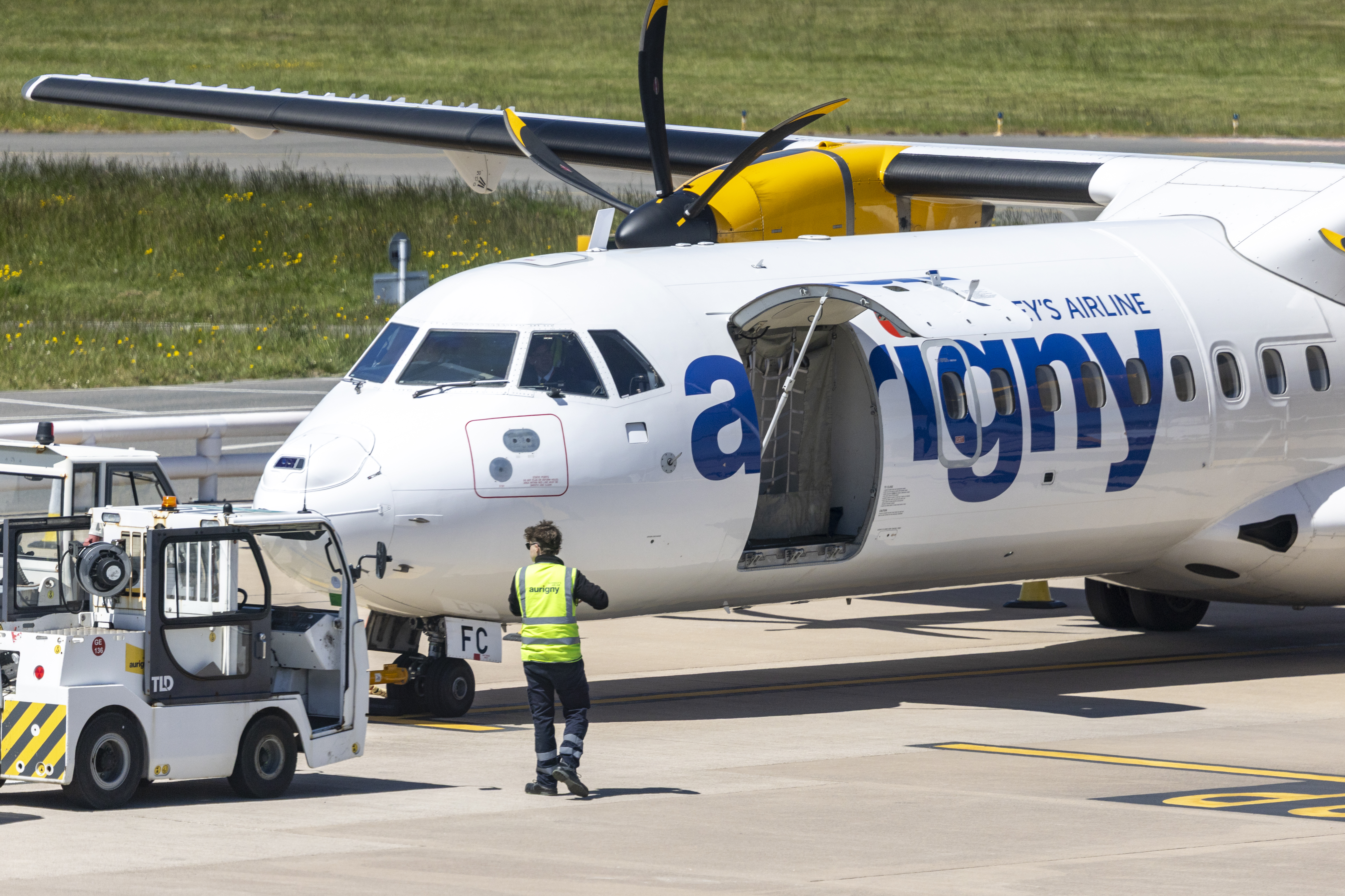 Aurigny defends UK route capacity cuts