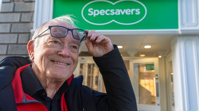 Cataract surgery transforms retired bank manager’s life