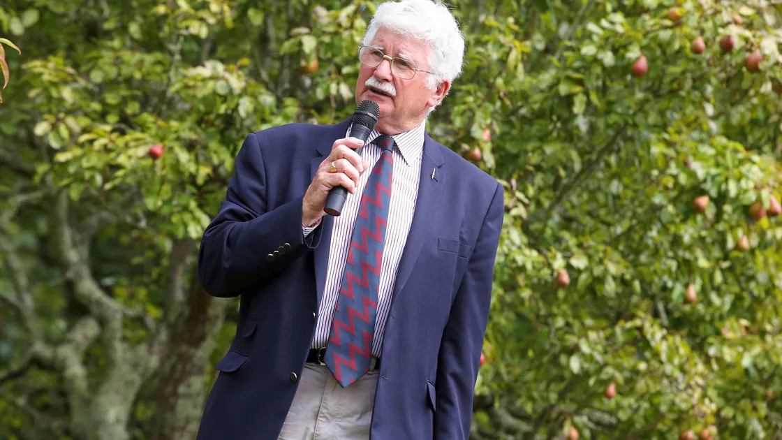 Reg Guille, the speaker of Sark’s Chief Pleas, said it was disappointing that only two candidates stood in the by-election for the island’s parliament. (28542570)