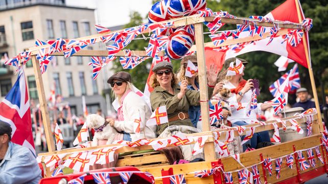 ‘It’s nice to see all the people around the island waving’