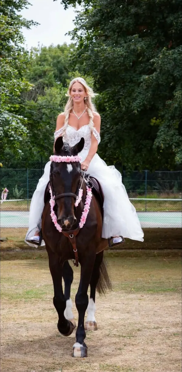 Kelly Ogier riding ‘down the aisle’ on Tink at St Pierre Park Hotel