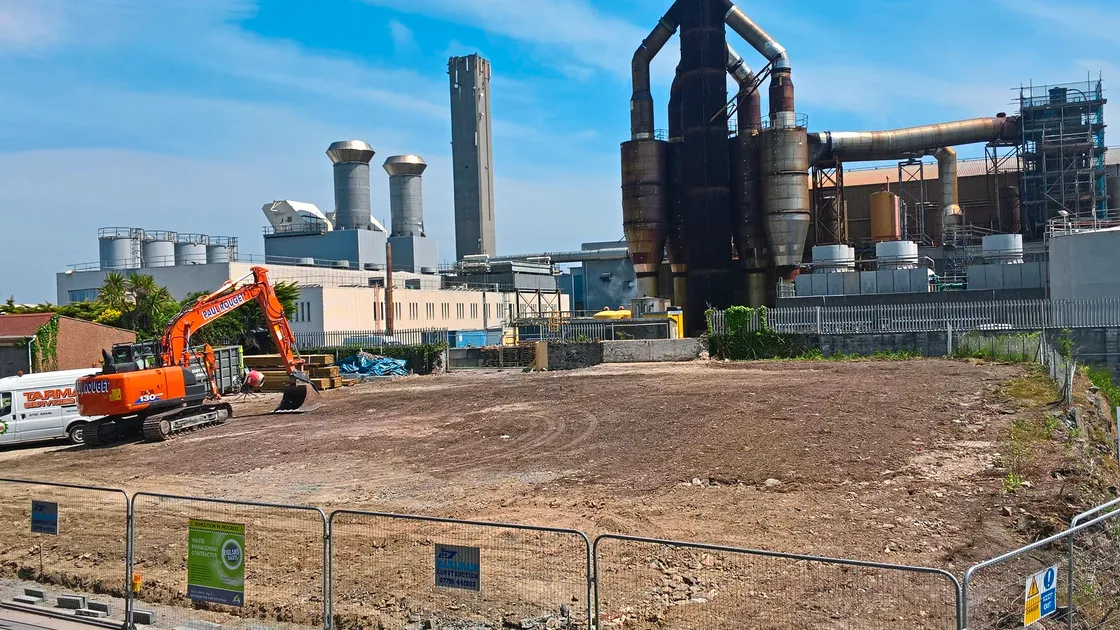 The Vale Avenue site has been flattened and Guernsey Electricity is assessing its short- and long-term options for the area.           (21530315)