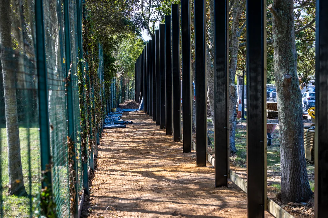 The fence is specifically designed to reflect as much noise as possible, protecting the school throughout the phases of work from excess construction noise.