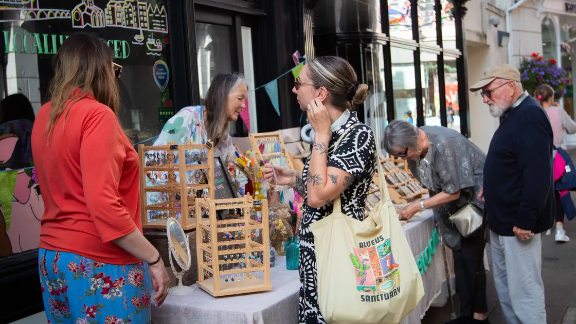 Organised by the Arcade Traders Group, the event featured live music, artisan stalls, poetry readings, and extended shop hours.