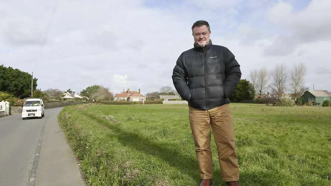 Aladdin's Cave owner offers land in road-widening idea