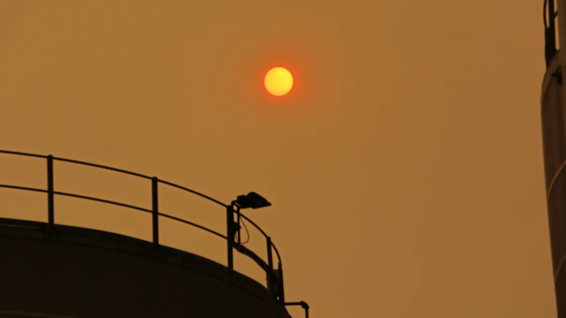 A high-level cloud formed by the remnants of Hurricane Ophelia mixed with atmospheric smoke caused by forest fires in Portugal are said to have caused the odd yellow haze, pink-looking sun, and low levels of natural light yesterday morning. (Picture By Peter Frankland, 19607710)