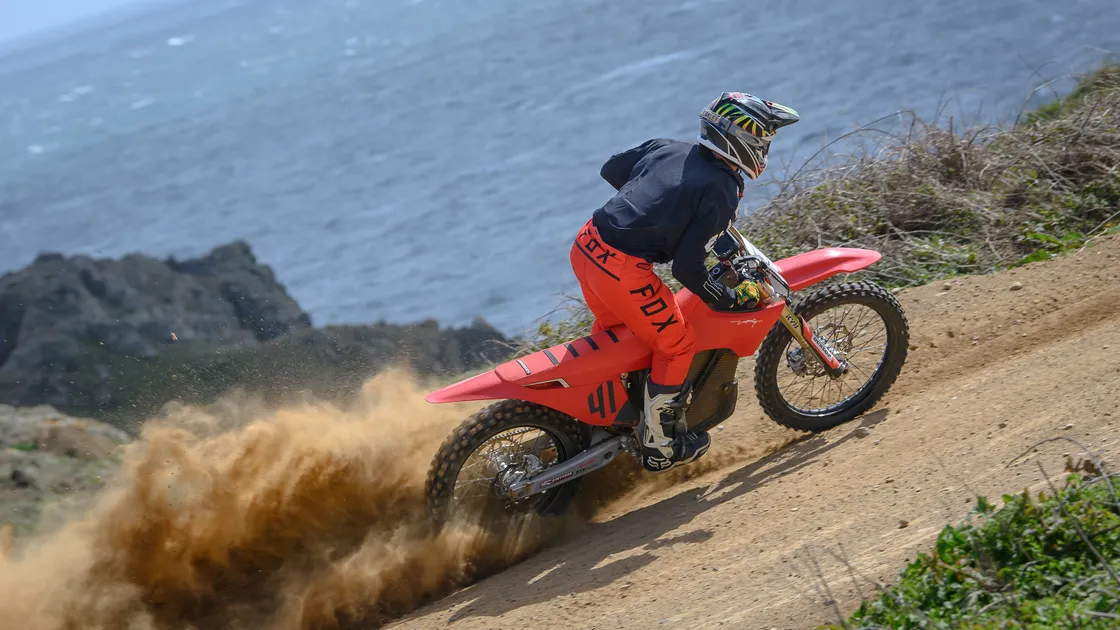 Sam Lycett won the Adult Elite Open Class riding a Stark Varg 1.0 Electric bike.