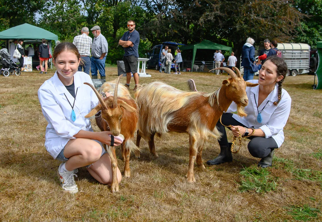 Molly Elliott, left, with Eddie and Jenny Elliott with Peggy. 