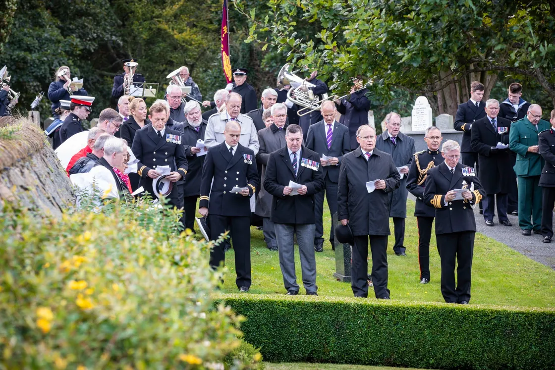 Bailiff Sir Richard Collas and Lt-Governor Vice Admiral Sir Ian Corder led the wreath-laying. (25927769)