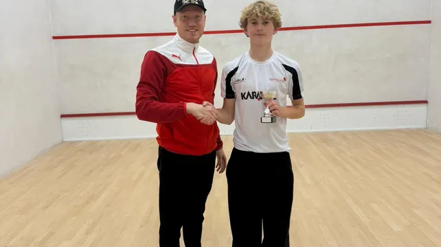 Elliott triumphs twice in UK as junior 'inters' loom