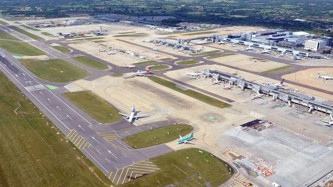 Gatwick Airport has proposed utilising its north emergency runway for departing smaller aircraft. (30255936)