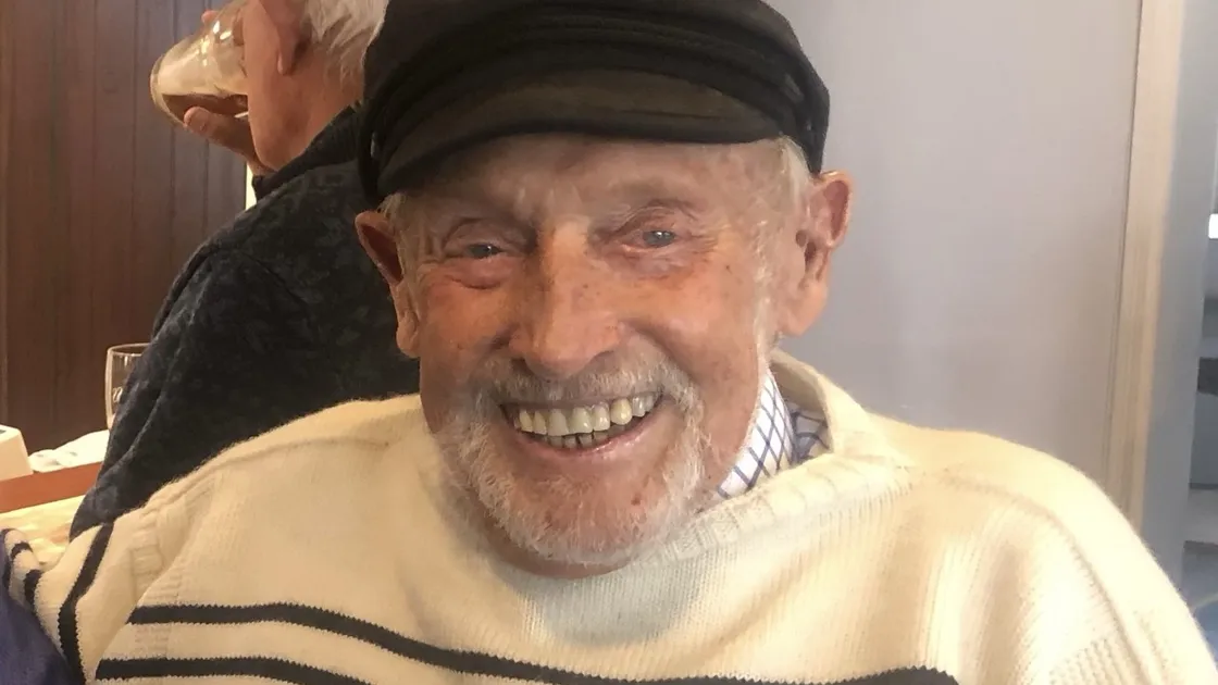 Martin Smith, 87, was taken to Alderney hospital with a suspected heart attack on the morning of Sunday 1 March, but only reached Guernsey on Tuesday evening by boat as the Skybus Islander aircraft used for medevacs was stuck in the Isles of Scilly due to severe weather.