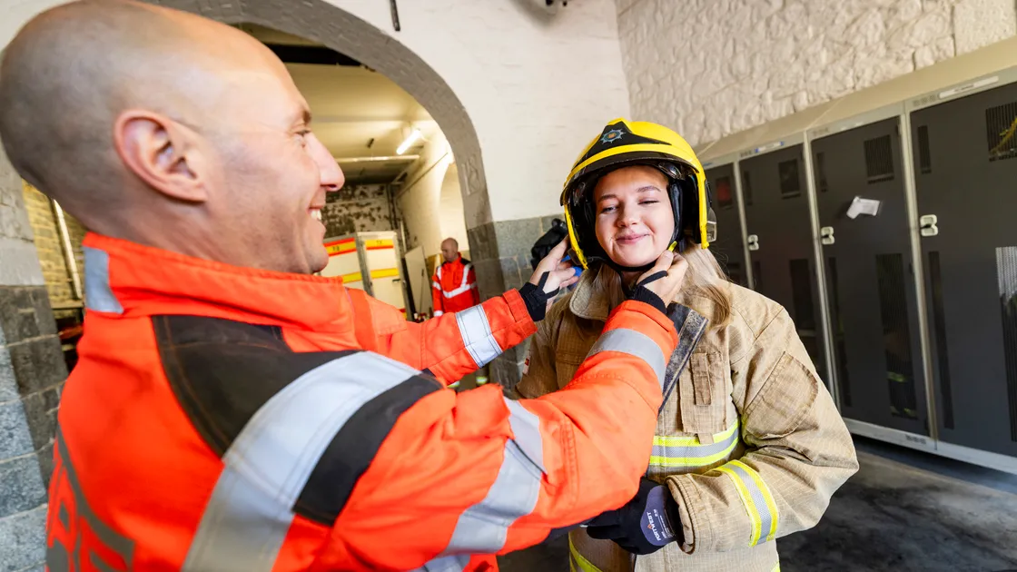 Media representatives were invited to a have-a-go session at Guernsey Fire & Rescue Service yesterday before it holds public sessions as part of its latest recruitment campaign. Reporter Lucy Rouget took part in several of the fitness exercises.