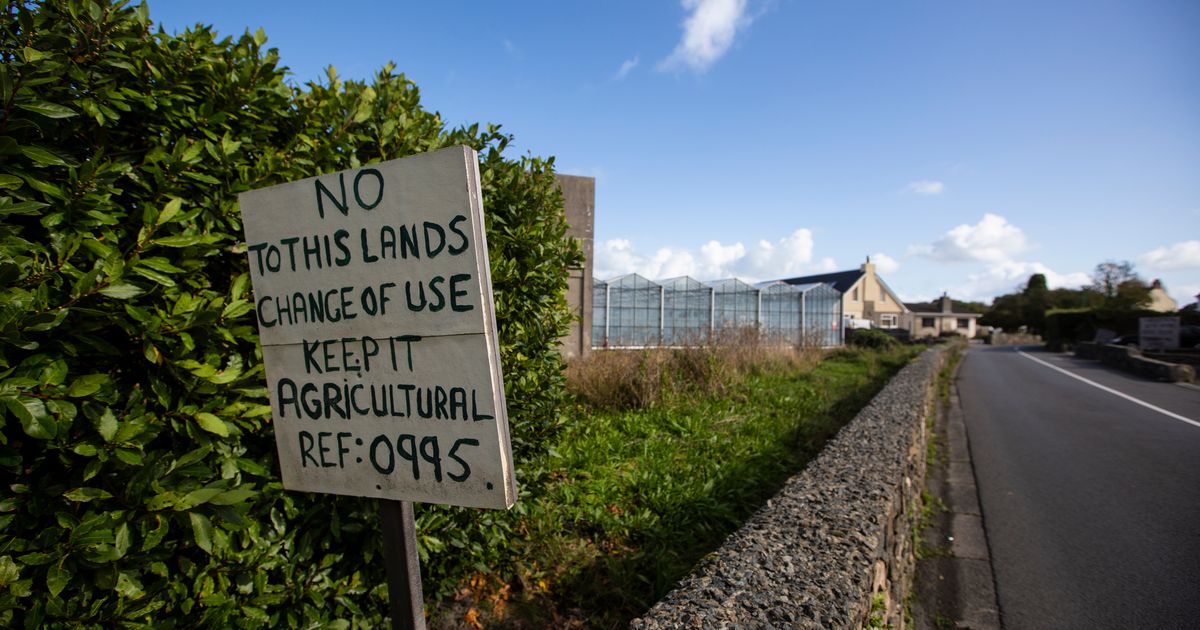 Open meeting to consider deadlines for controversial site clearance