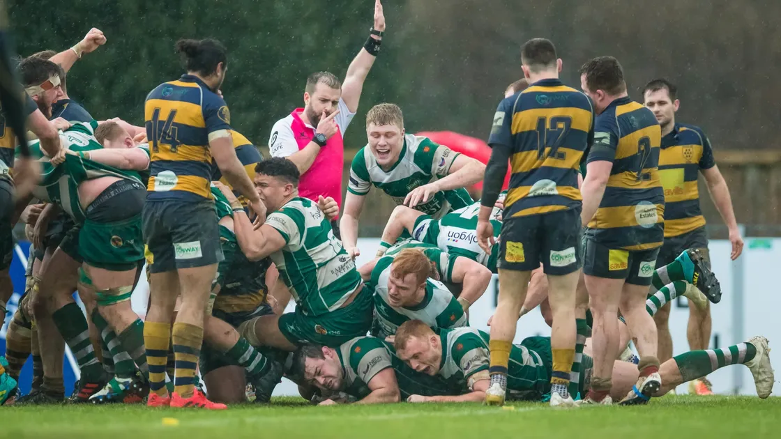 'Something beautiful for an old rugby tragic': Tom Ceillam touches down for Raiders' bonus-point try against Sevenoaks after a virtual full-team driving maul. (Picture by Martin Gray, 27188358)