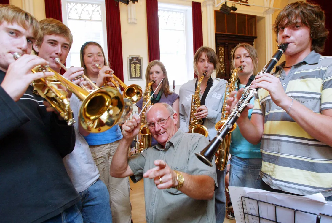 2006: Left to right, Simon Joyner, Harry Whitehouse, Stephanie Collier, Helen Devonshire, Courtney Smith, Daniel Newton, Thomas Claxton and tutor Graham Harry.