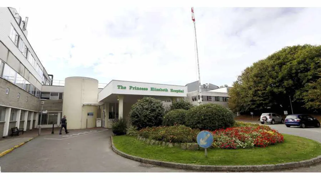 Pair who defrauded PEH on food orders avoid jail