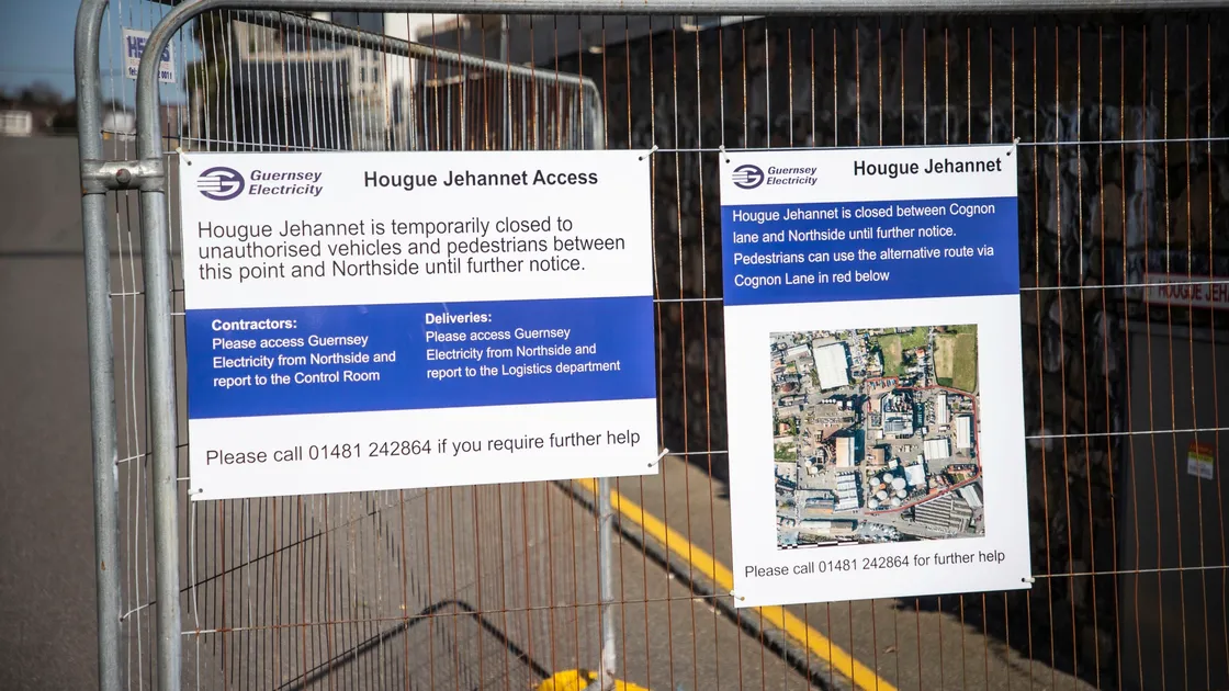 Picture by Sophie Rabey.  24-03-20.  La Hougue Jehannet Road, Vale, closure to pedestrians. (27655167)